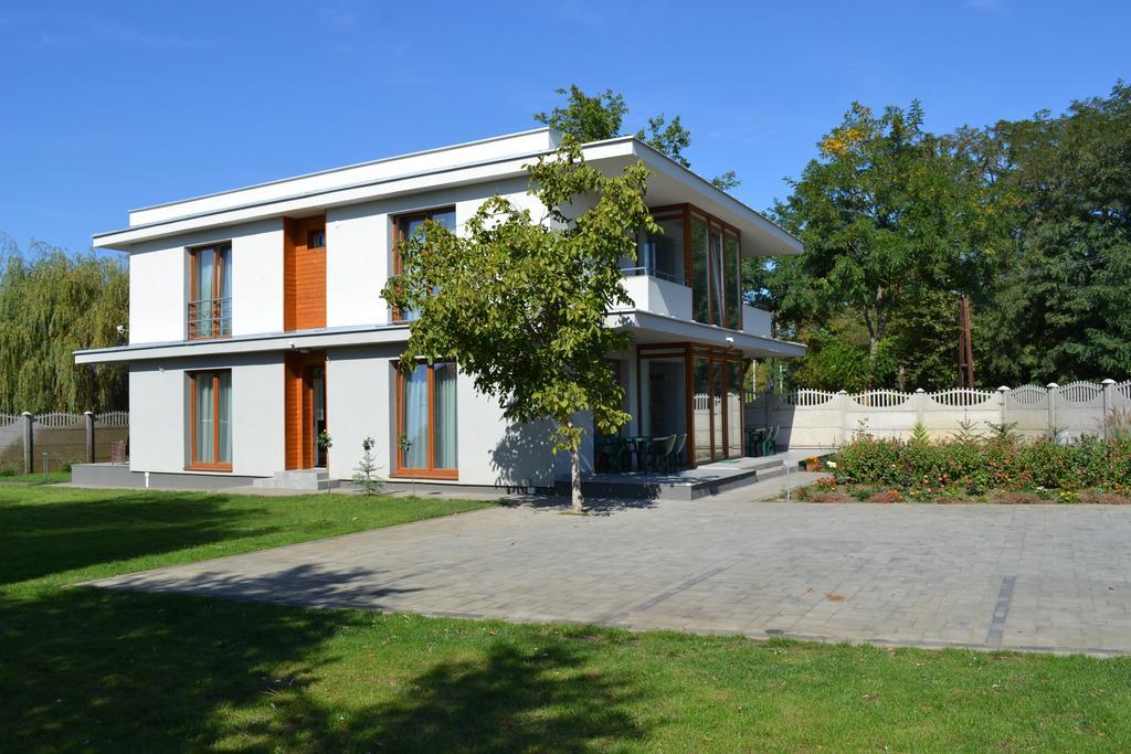 Váci Vendégház Nyíregyháza Exterior foto