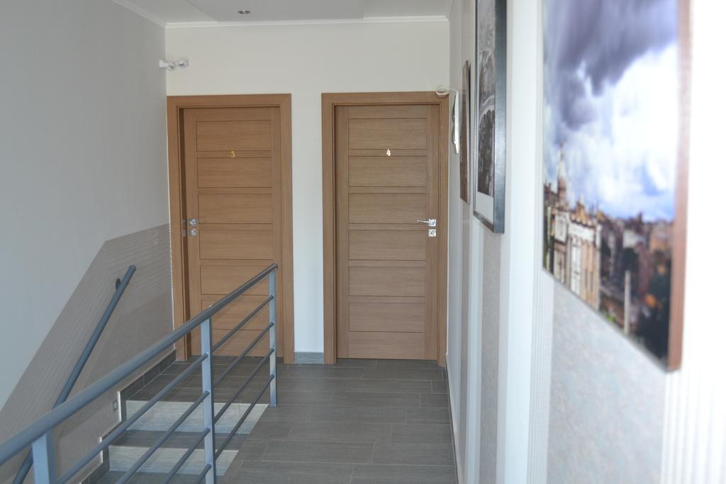 Váci Vendégház Nyíregyháza Exterior foto