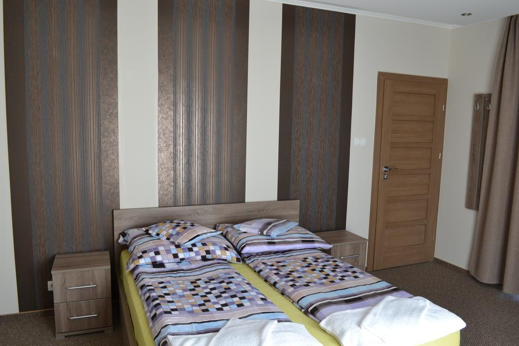 Váci Vendégház Nyíregyháza Exterior foto