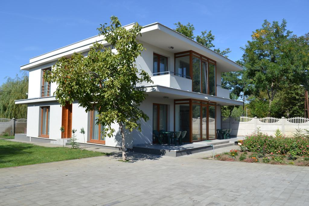 Váci Vendégház Nyíregyháza Exterior foto