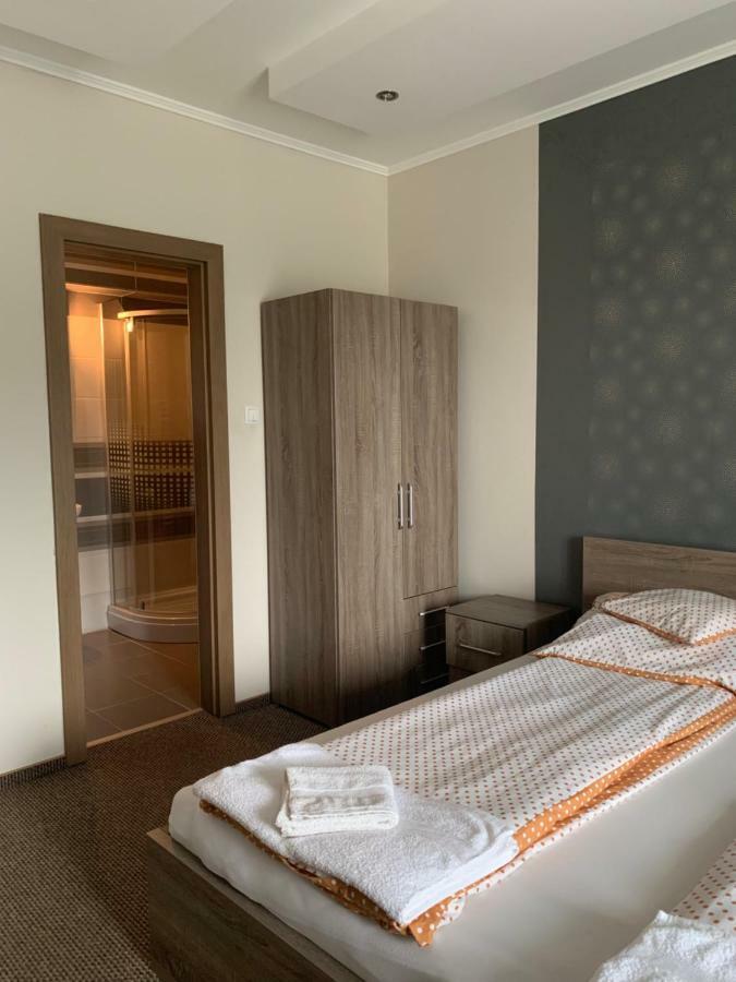 Váci Vendégház Nyíregyháza Exterior foto