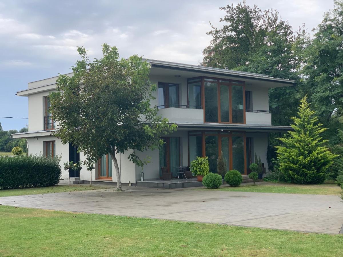 Váci Vendégház Nyíregyháza Exterior foto