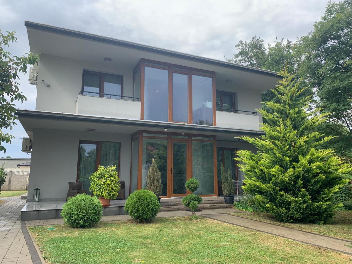 Váci Vendégház Nyíregyháza Exterior foto